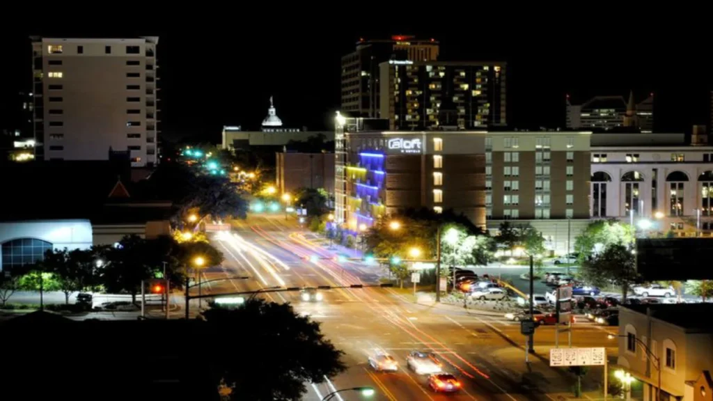 Tallahassee downtown at night